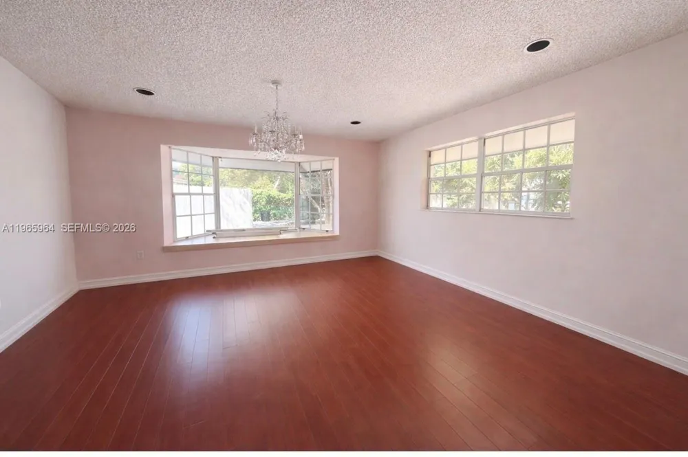 7355 Poinciana Ct Miami Lakes, FL 33014