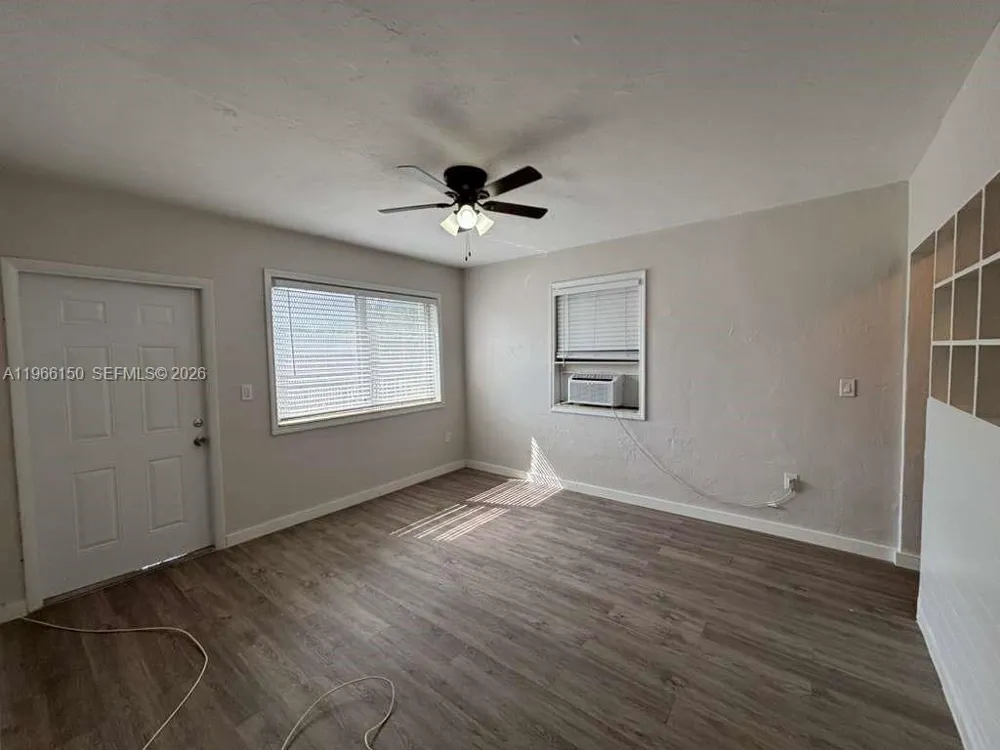 301 Sharar Ave #4 Opa-Locka, FL 33054