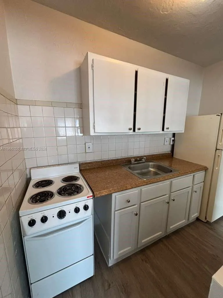 301 Sharar Ave #4 Opa-Locka, FL 33054