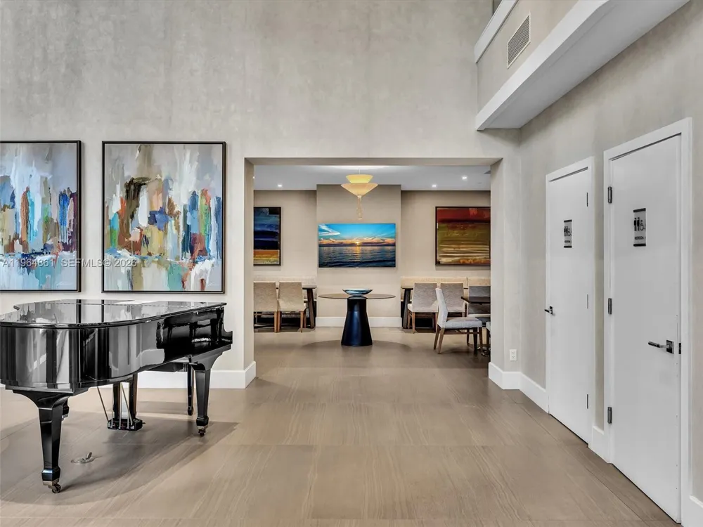 21150 Point Pl #305 Aventura, FL 33180