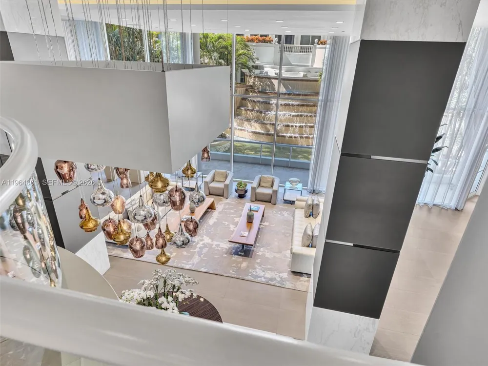 21150 Point Pl #305 Aventura, FL 33180