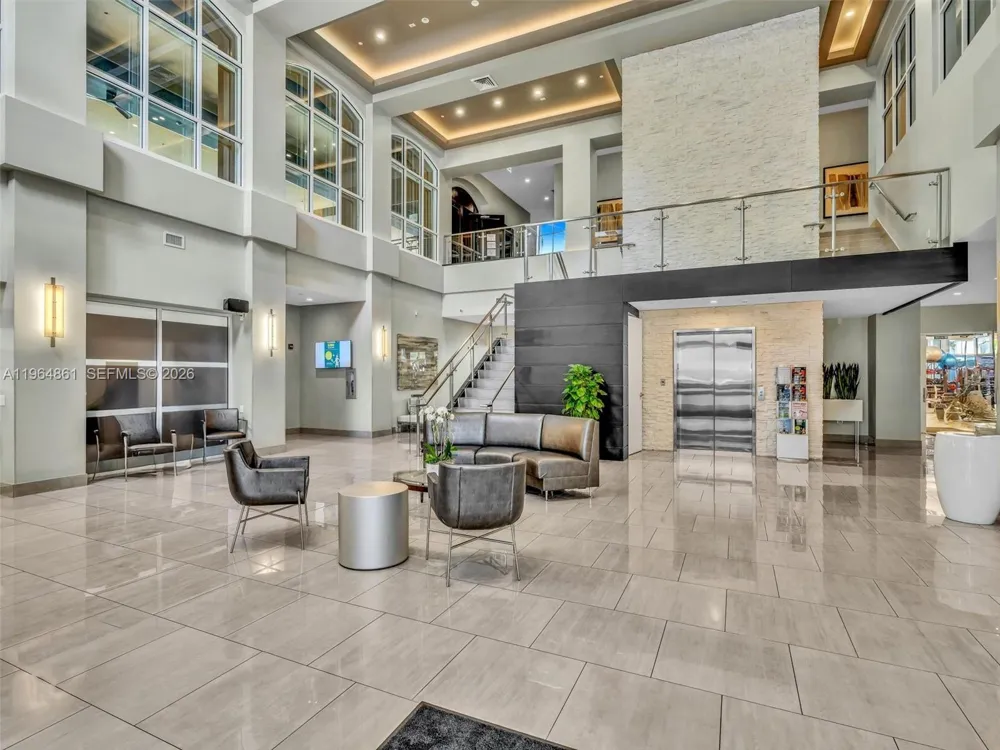 21150 Point Pl #305 Aventura, FL 33180