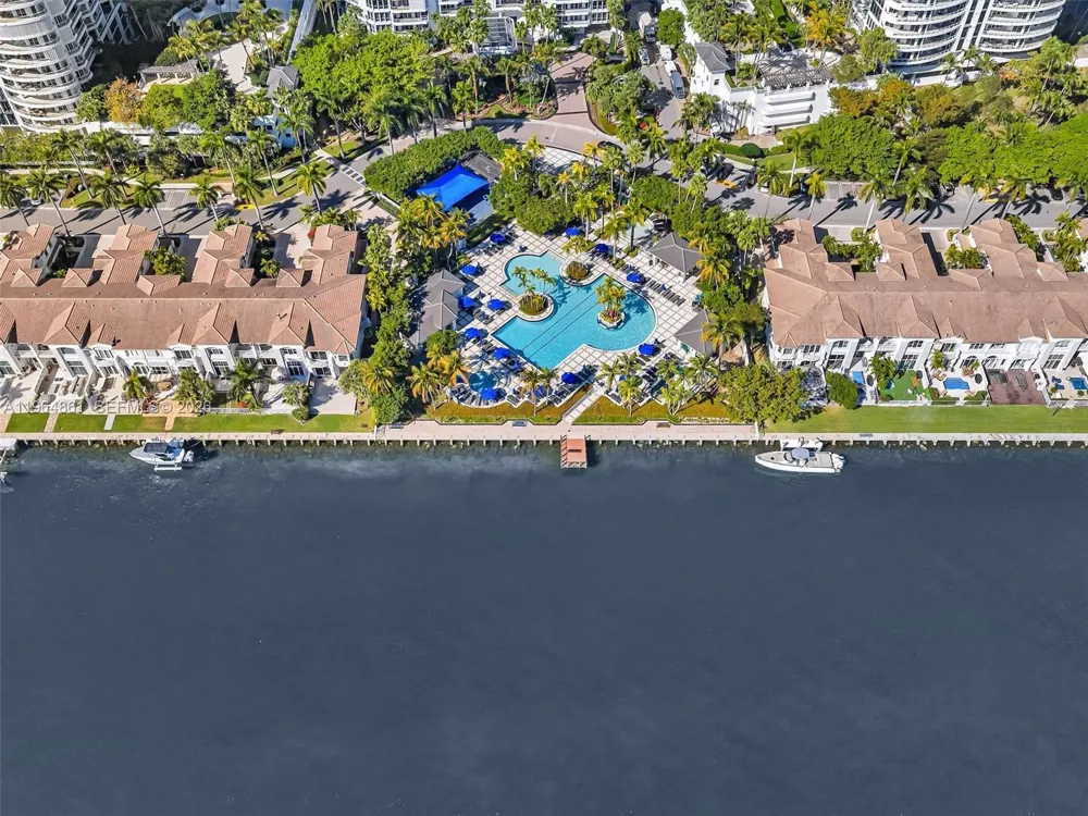 21150 Point Pl #305 Aventura, FL 33180