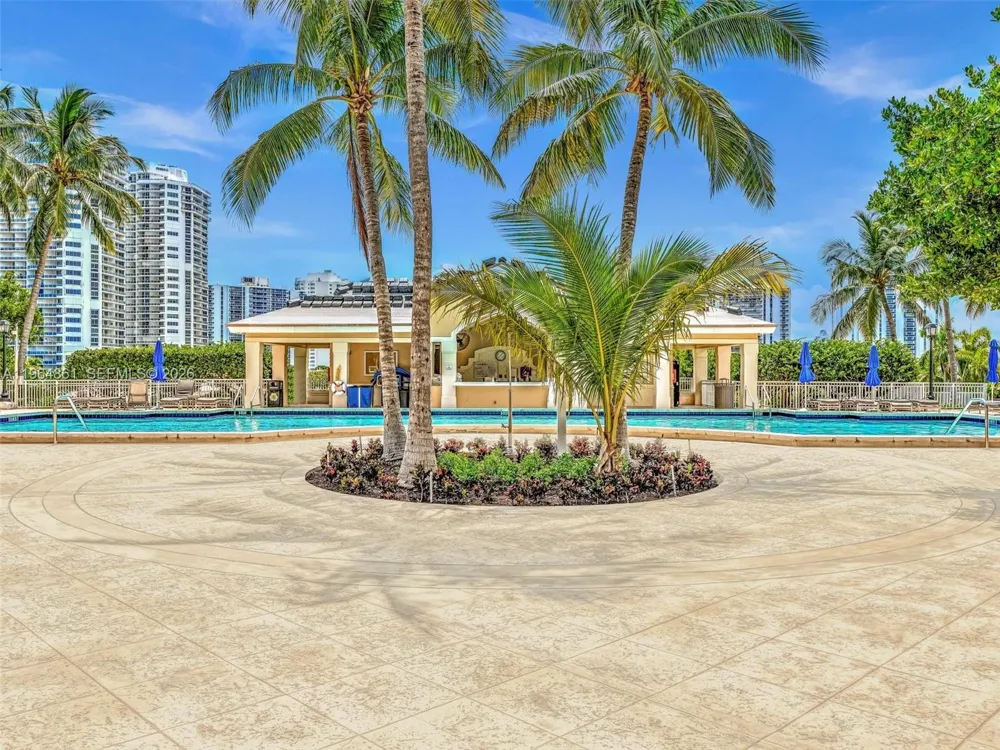 21150 Point Pl #305 Aventura, FL 33180