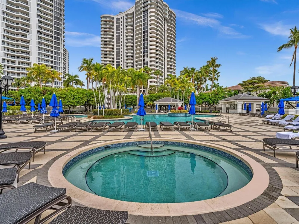 21150 Point Pl #305 Aventura, FL 33180