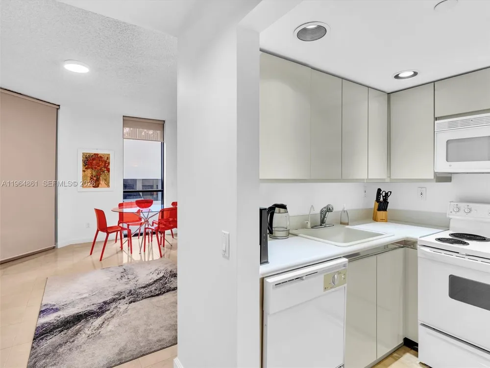 21150 Point Pl #305 Aventura, FL 33180