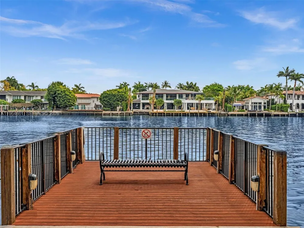 21150 Point Pl #305 Aventura, FL 33180