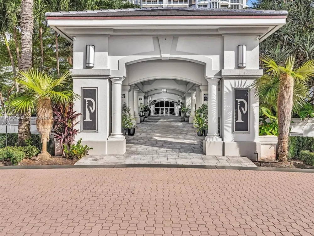 21150 Point Pl #305 Aventura, FL 33180