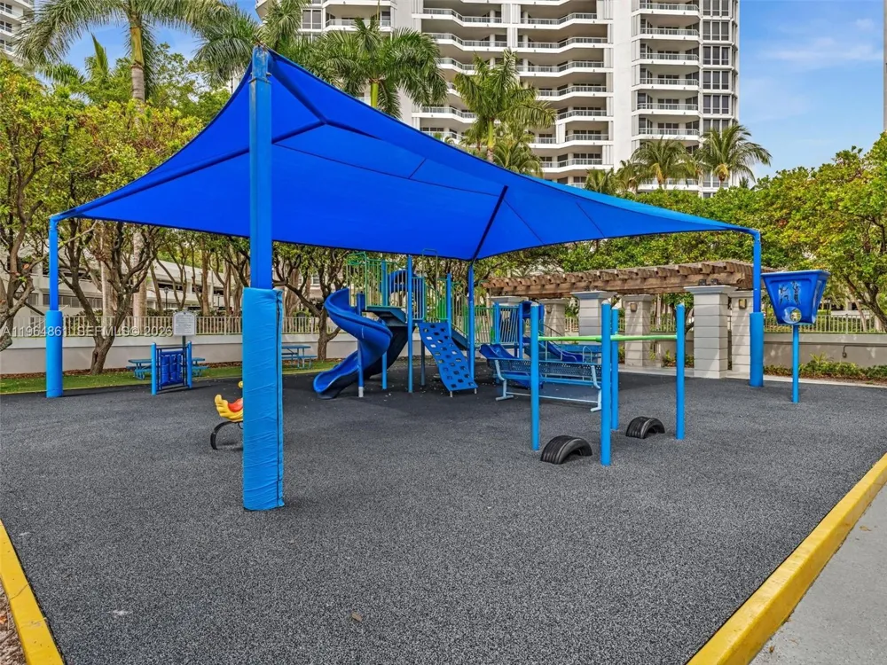 21150 Point Pl #305 Aventura, FL 33180