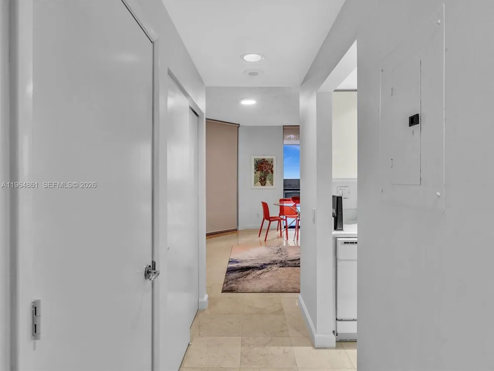 21150 Point Pl #305 Aventura, FL 33180