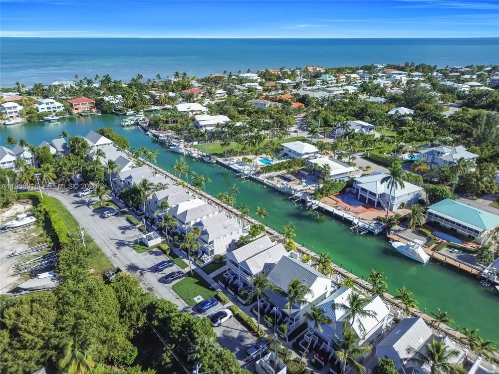 7026 Harbor Village Dr Duck, FL 33050