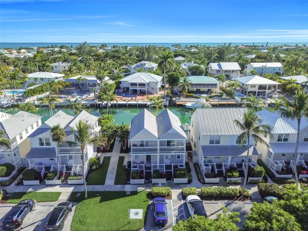 7026 Harbor Village Dr Duck, FL 33050