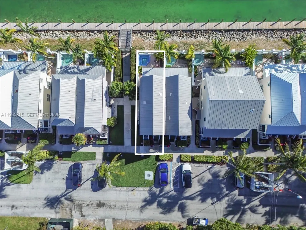 7026 Harbor Village Dr Duck, FL 33050