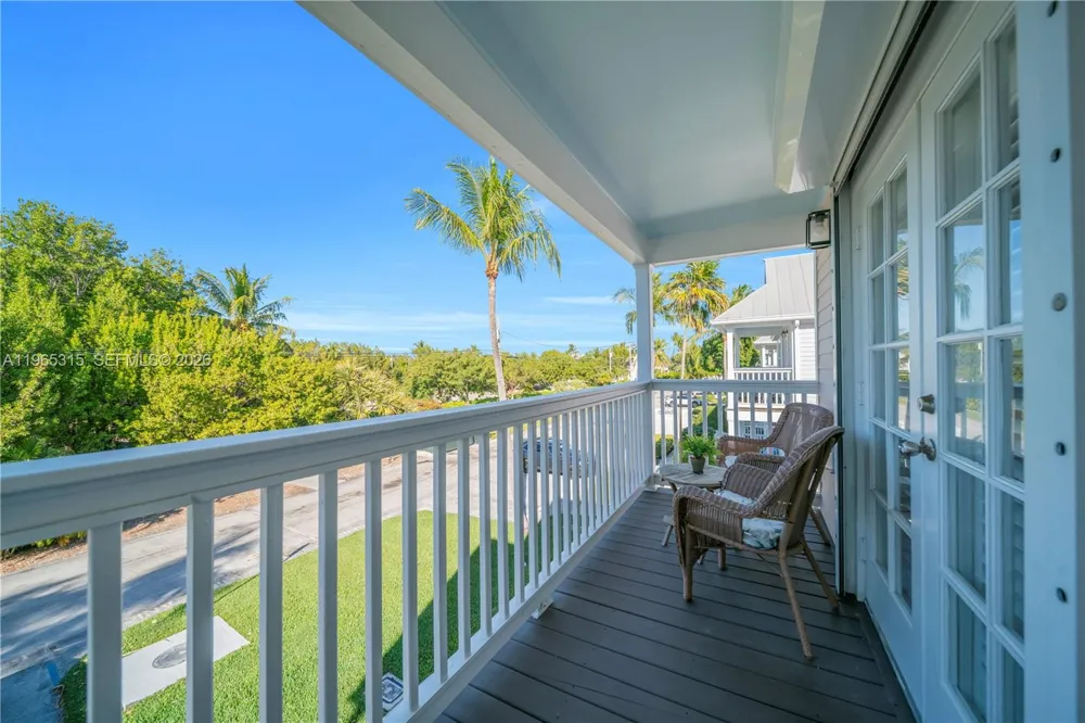 7026 Harbor Village Dr Duck, FL 33050