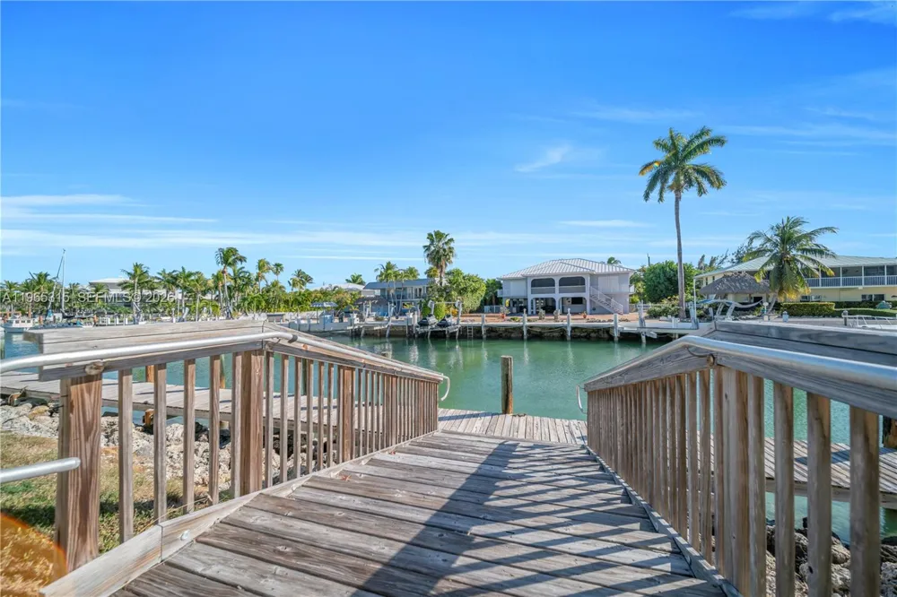 7026 Harbor Village Dr Duck, FL 33050