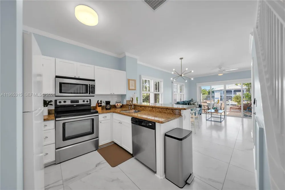 7026 Harbor Village Dr Duck, FL 33050