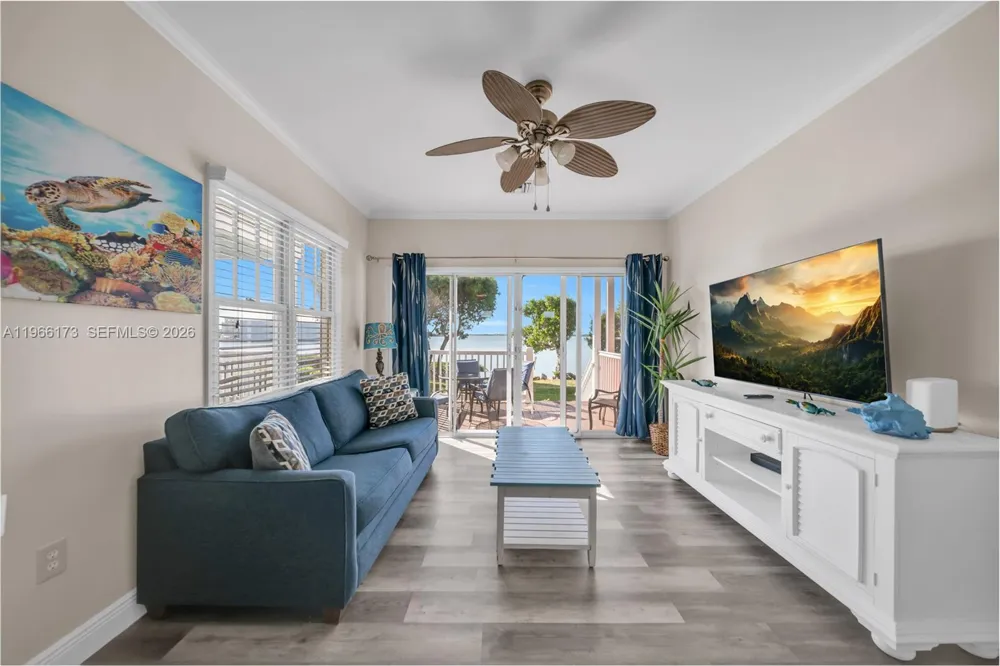 5036 Sunset Village Dr Duck, FL 33050