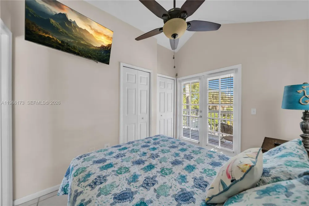 5036 Sunset Village Dr Duck, FL 33050