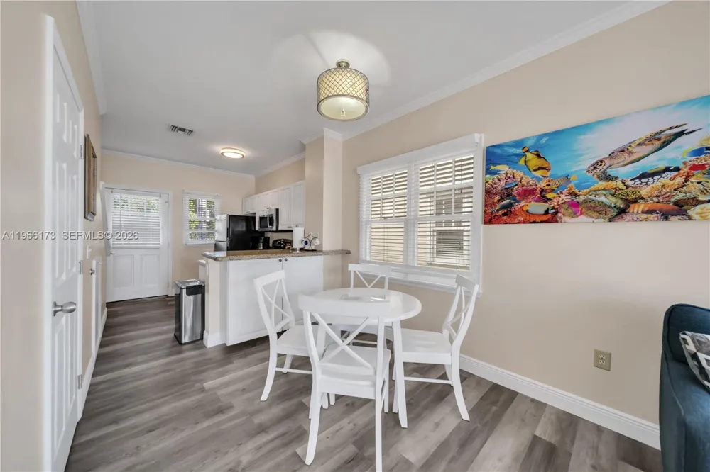 5036 Sunset Village Dr Duck, FL 33050
