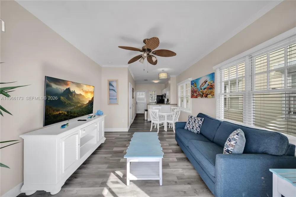 5036 Sunset Village Dr Duck, FL 33050