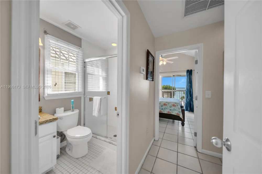5036 Sunset Village Dr Duck, FL 33050