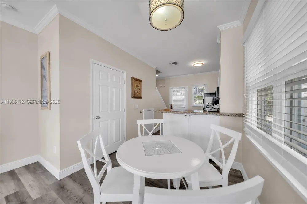 5036 Sunset Village Dr Duck, FL 33050