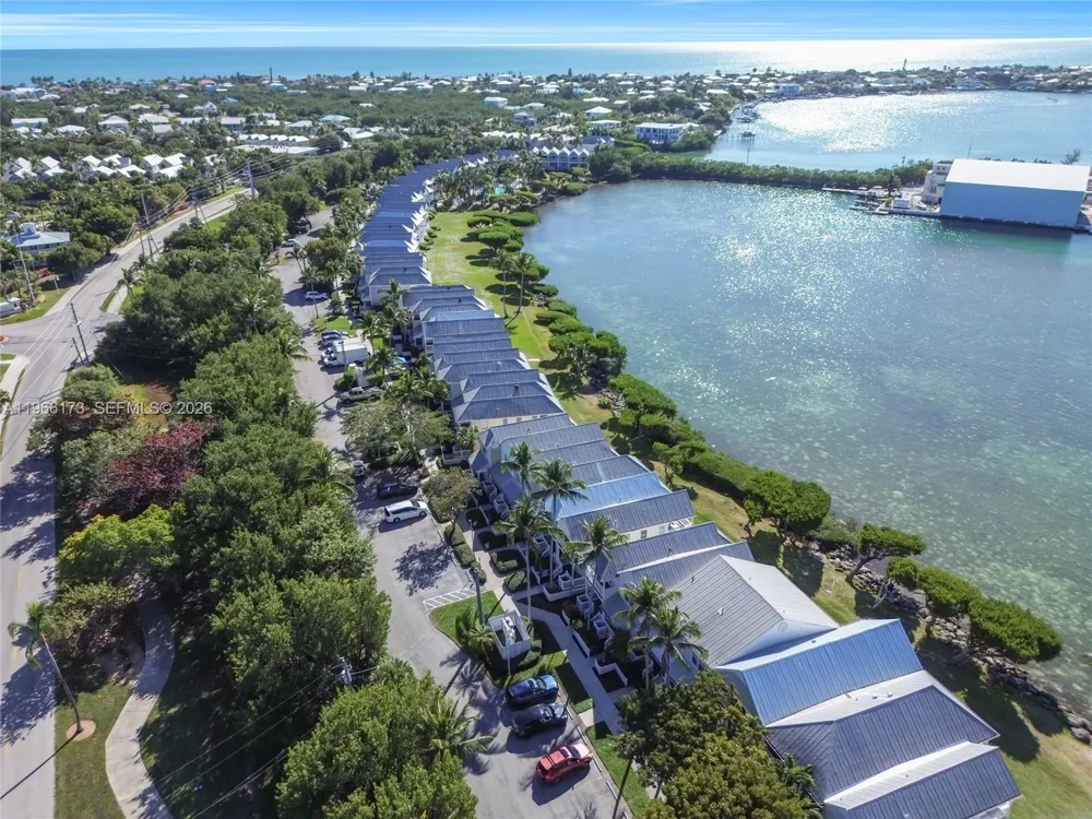 5036 Sunset Village Dr Duck, FL 33050