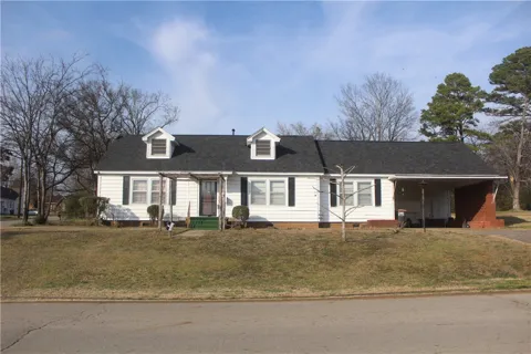 1008 W College Street