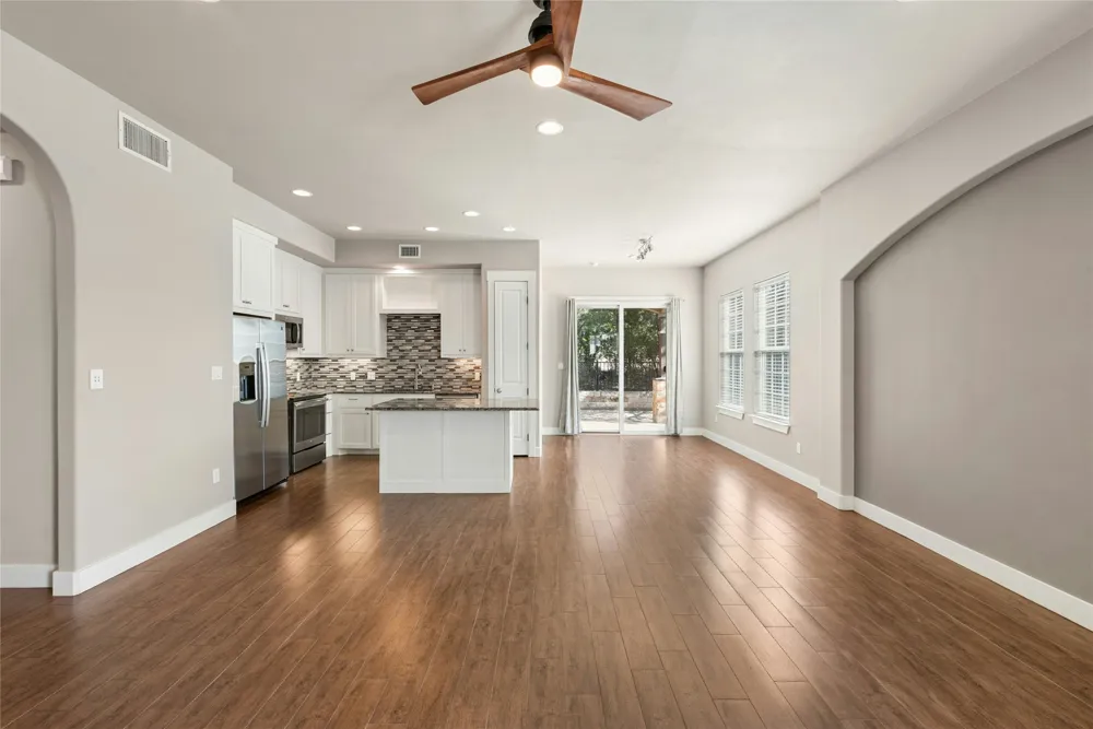 4301 Mansfield Dam Road #2101 Austin, TX 78734