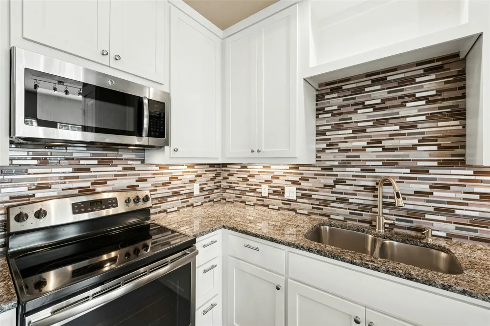 4301 Mansfield Dam Road #2101 Austin, TX 78734