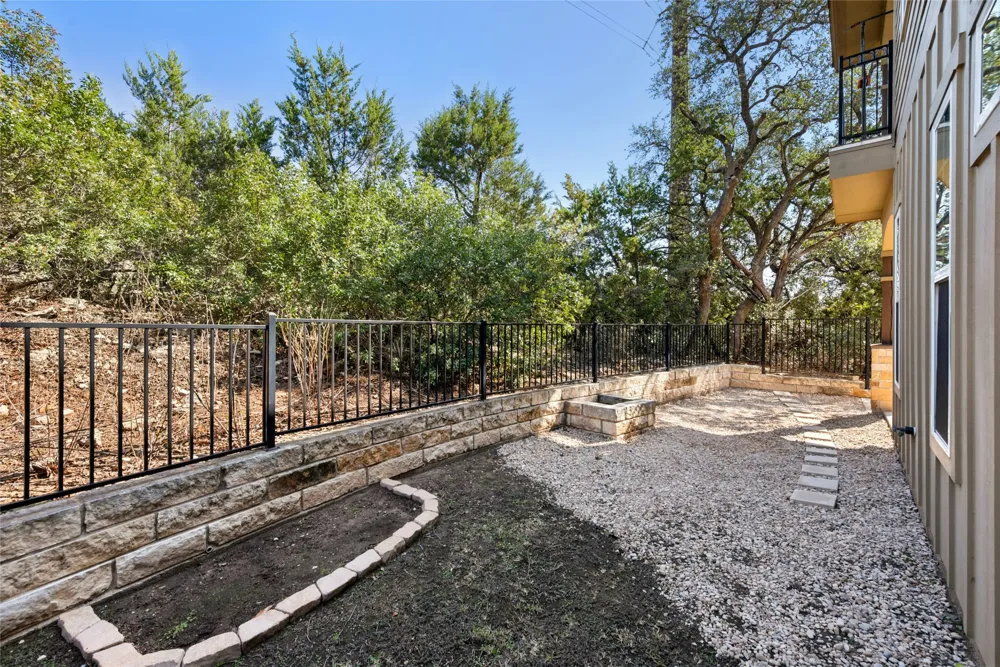 4301 Mansfield Dam Road #2101 Austin, TX 78734