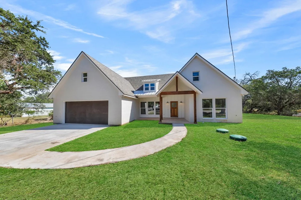 160 W Stonecastle Drive Granite Shoals, TX 78654
