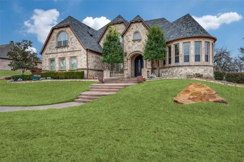 141 W Waters Edge Way