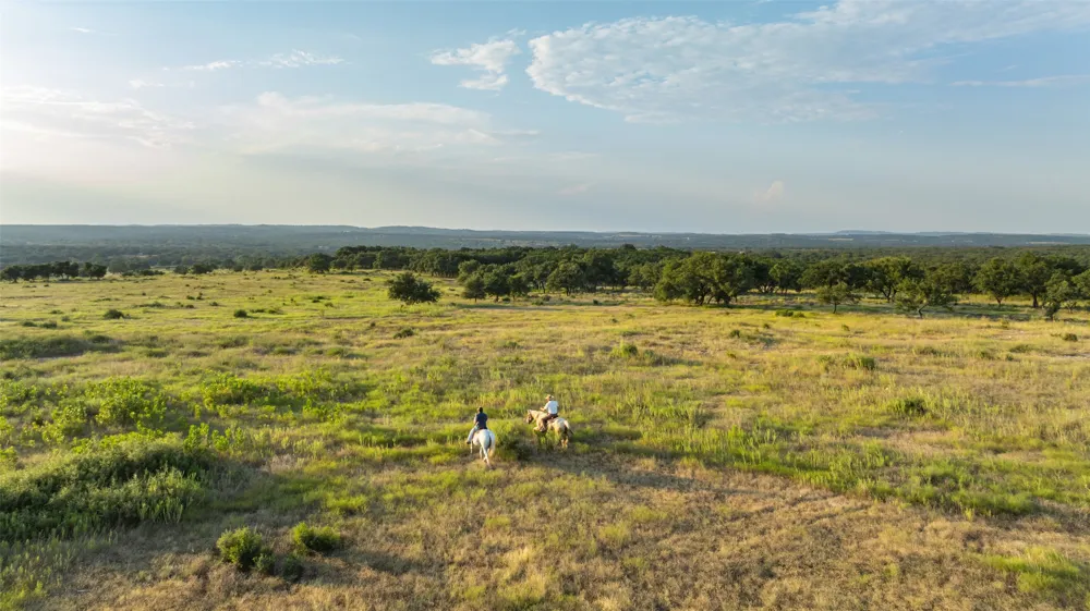 8577 Ranch Road 2766 Johnson City, TX 78636