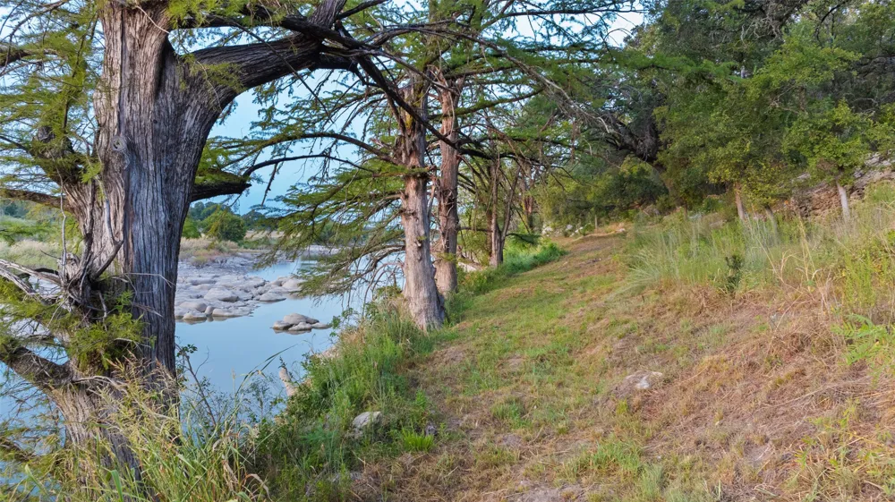 8577 Ranch Road 2766 Johnson City, TX 78636