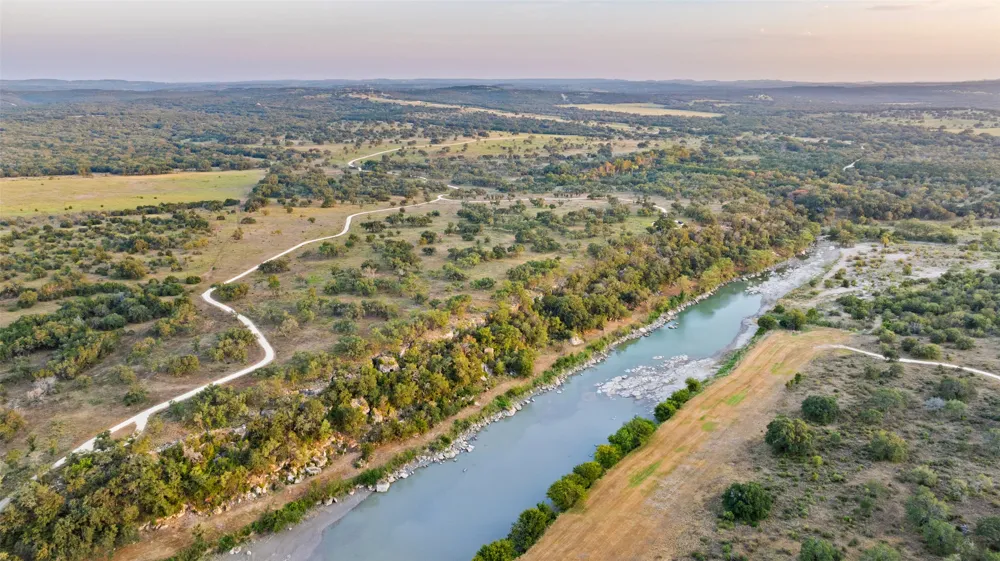 8577 Ranch Road 2766 Johnson City, TX 78636