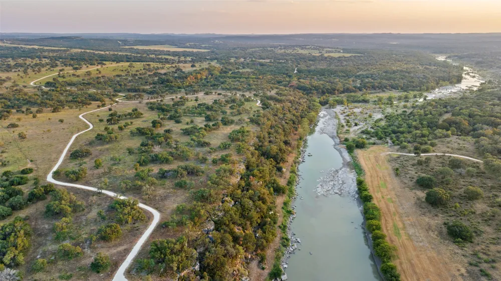8577 Ranch Road 2766 Johnson City, TX 78636