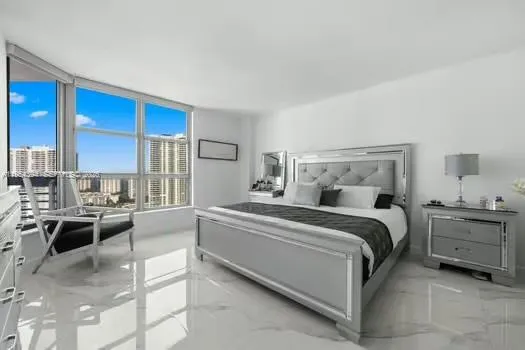 19195 NE 36th Ct #2302 Aventura, FL 33180