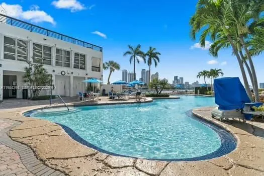 19195 NE 36th Ct #2302 Aventura, FL 33180