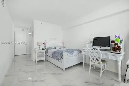 19195 NE 36th Ct #2302 Aventura, FL 33180