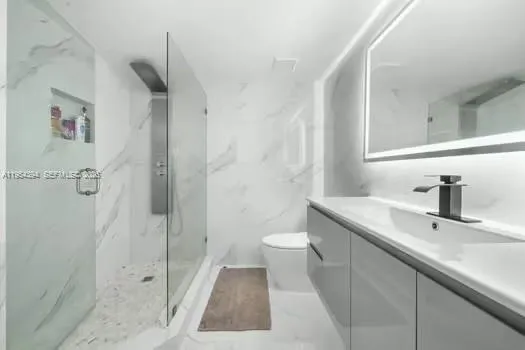 19195 NE 36th Ct #2302 Aventura, FL 33180