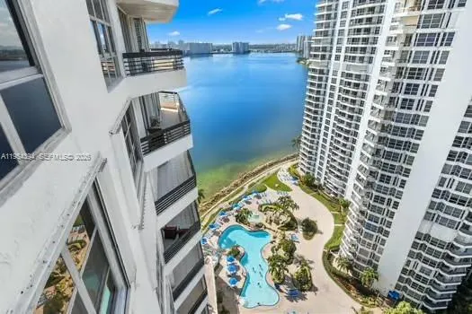 19195 NE 36th Ct #2302 Aventura, FL 33180