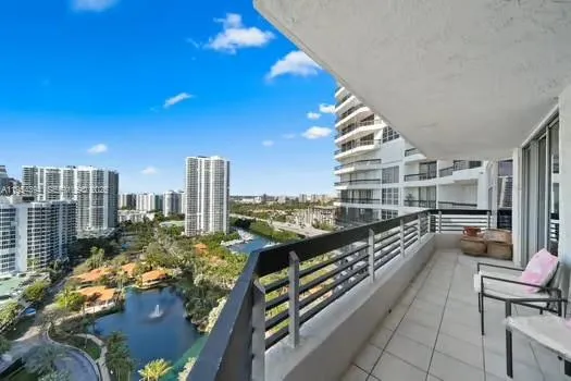 19195 NE 36th Ct #2302 Aventura, FL 33180