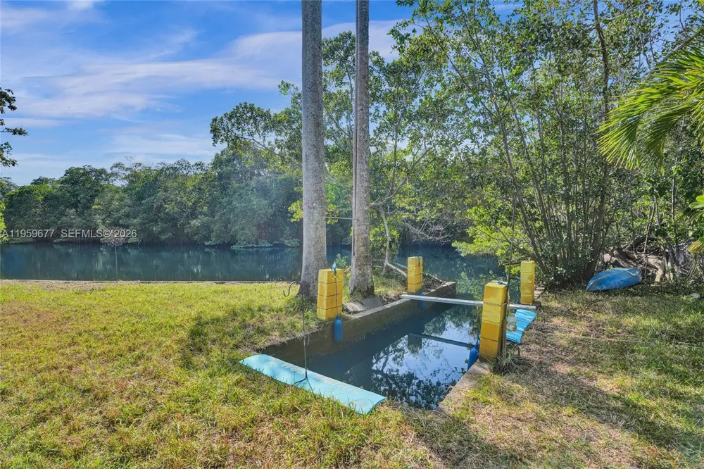 18500 NE 23rd Ct Miami, FL 33180