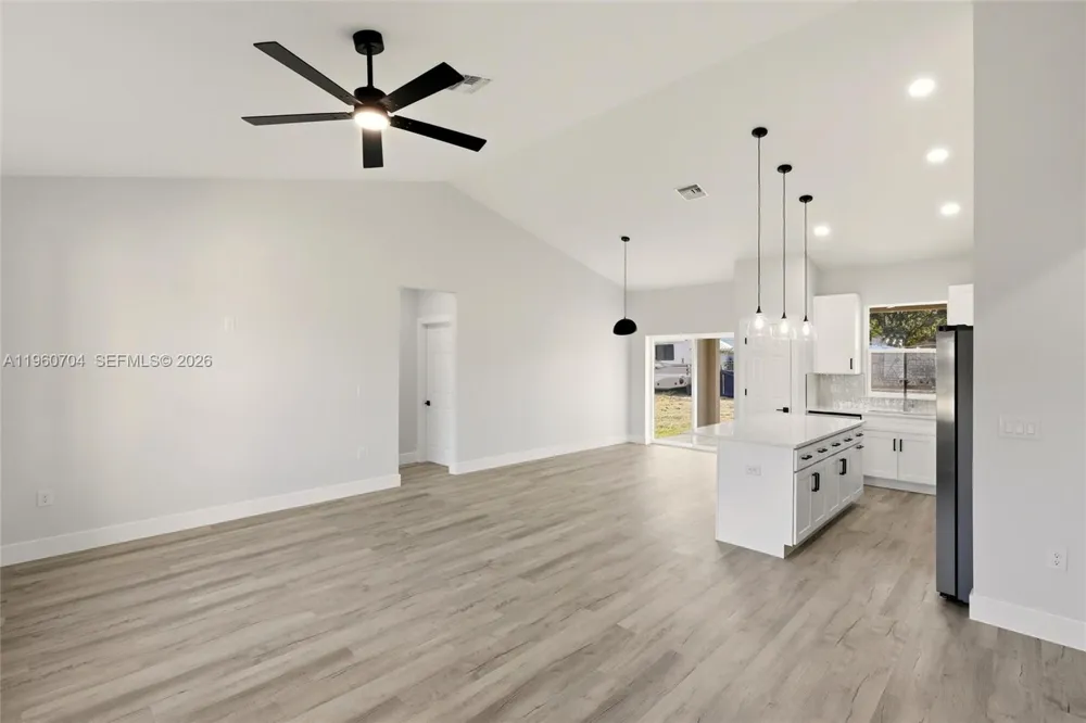 3825 Citroen Dr Sebring, FL 33872