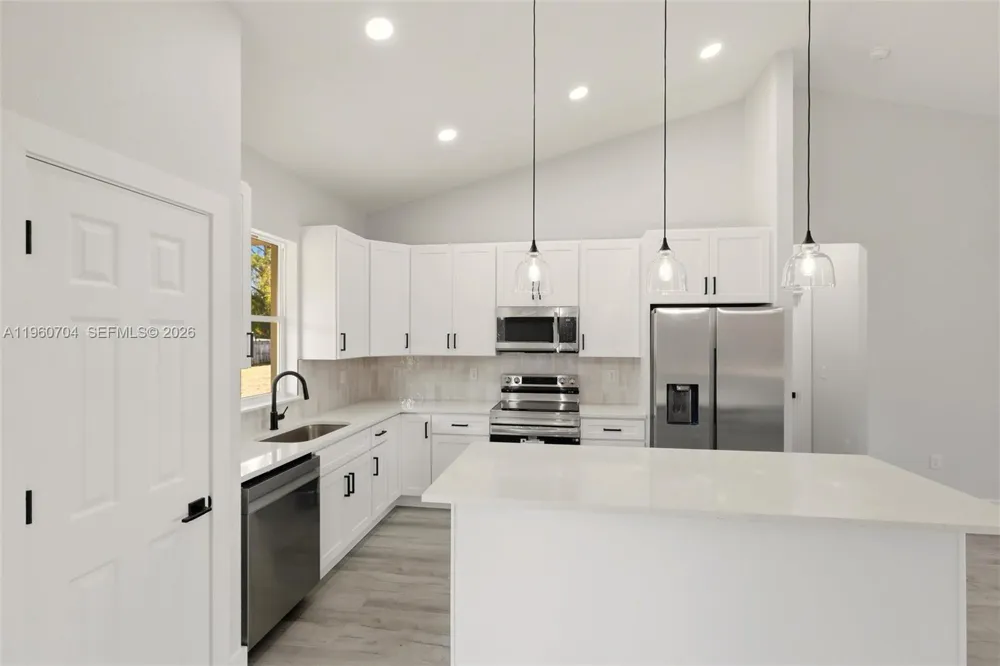 3825 Citroen Dr Sebring, FL 33872