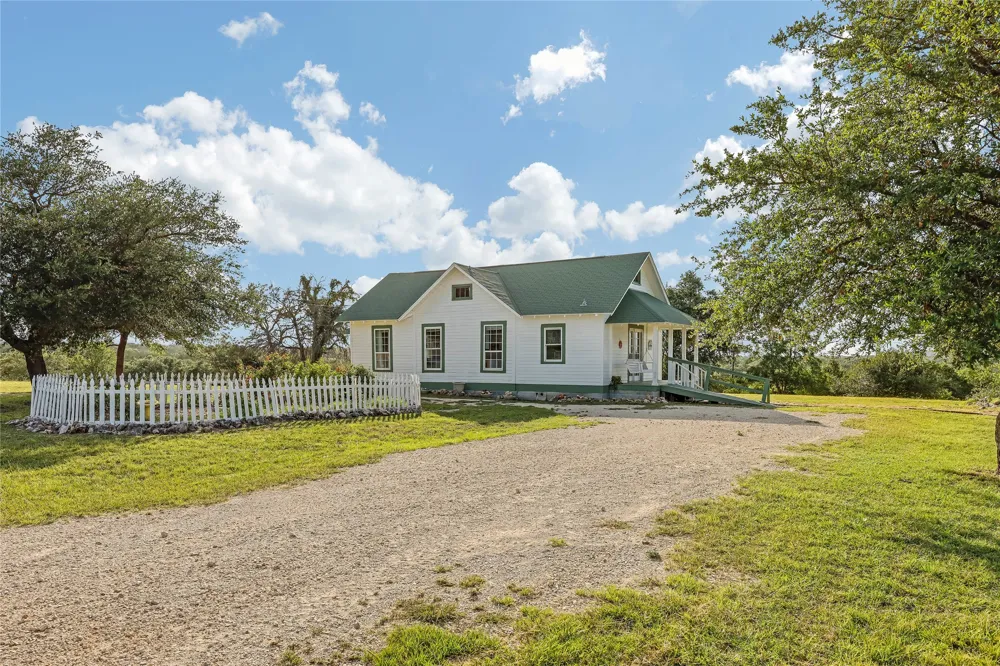 13471 Cedar Valley Road Salado, TX 76571