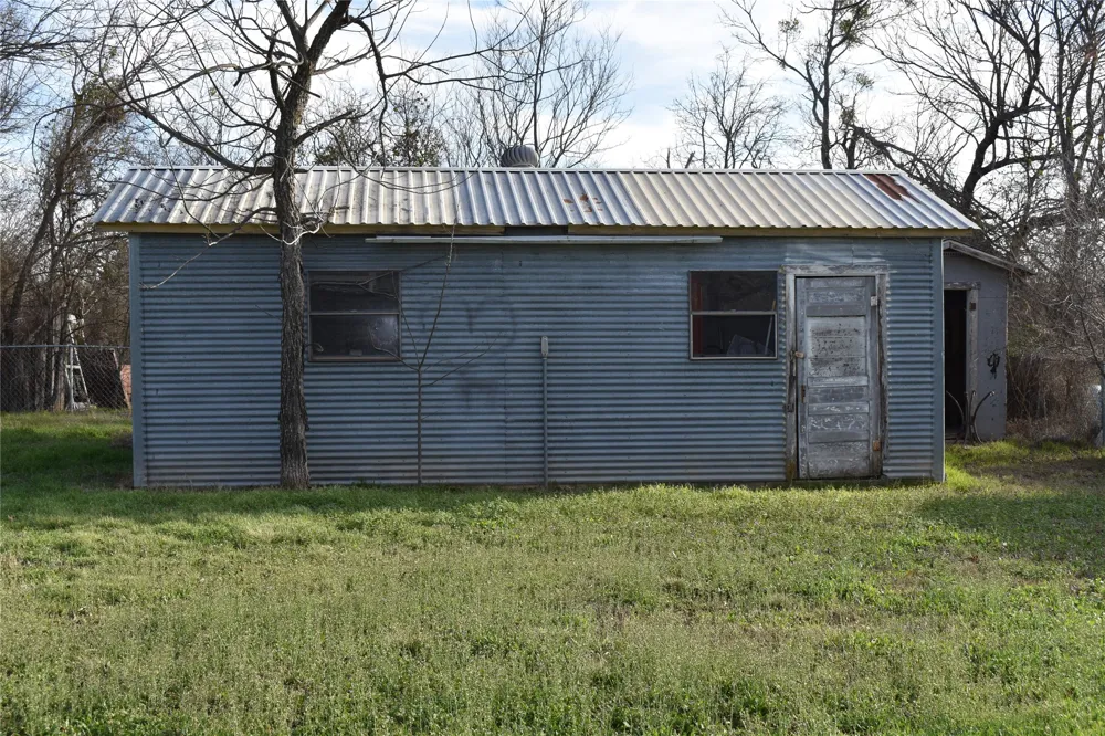 1207 E Fitzgerald Street Bangs, TX 76823