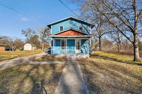 706 W 5th Street