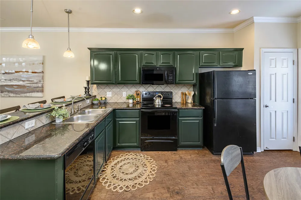 305 Holleman Drive E #102 College Station, TX 77840